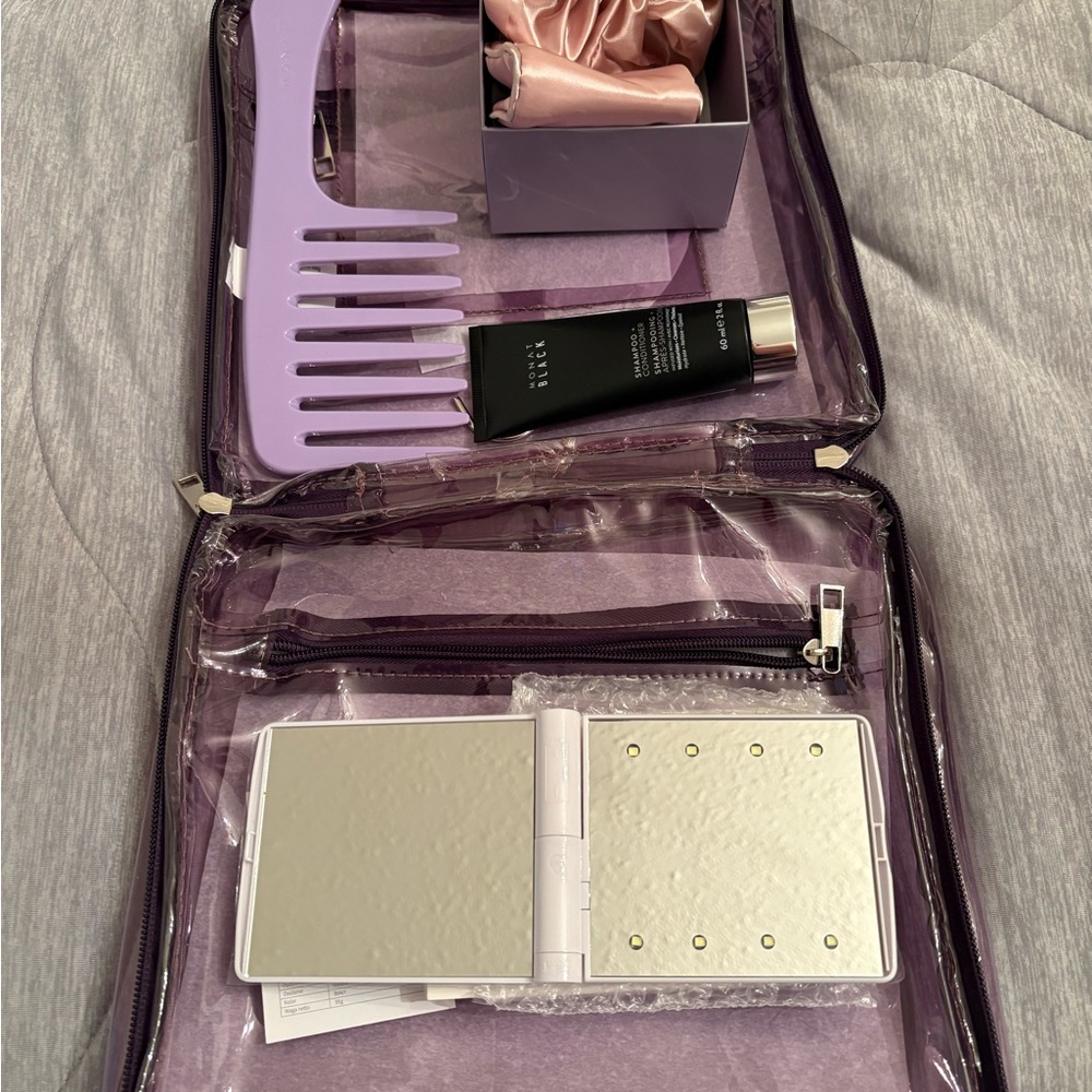 Monat travel case with led mirror, comb satin eye mask and scrunchie, shampoo